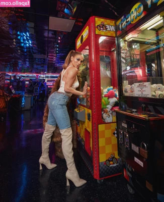 Jennifer Lopez [ jennifer-lopez ] - Hurry up, while I'm horny😈 part 1