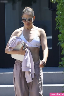 Jennifer Lopez [ jennifer-lopez ] - Green is one my favorite colors