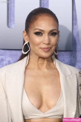Jennifer Lopez [ jennifer-lopez ] - Enjoying this thick cock