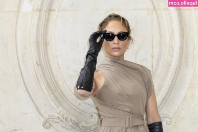 Jennifer Lopez [ jennifer-lopez ] - This past weekend at the Renaissance festival was awesome