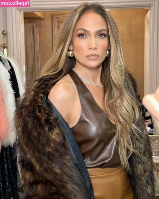 Jennifer Lopez [ jennifer-lopez ] - Just showing off my blessings