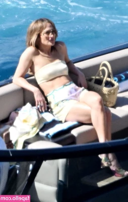 Jennifer Lopez [ jennifer-lopez ] - Good vibes omly