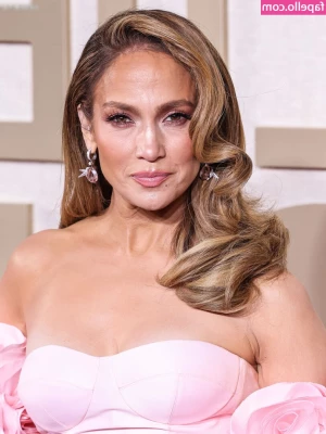 Jennifer Lopez [ jennifer-lopez ] - Spoil me for christmas and I ll send you a custom video