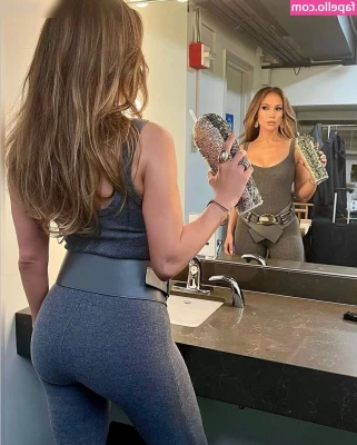 Jennifer Lopez [ jennifer-lopez ] - Remember to always stretch in the morning.
