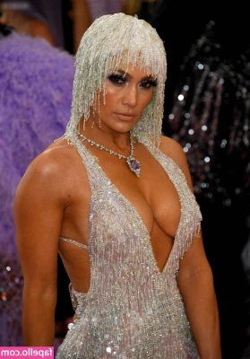 Jennifer Lopez [ jennifer-lopez ] - Sun kissed part 1