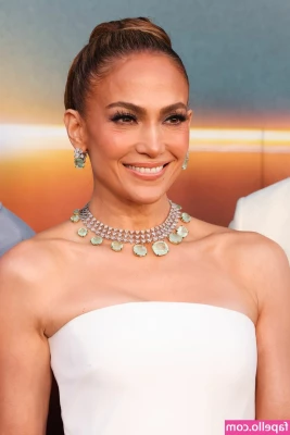 Jennifer Lopez [ jennifer-lopez ] - Please Read:  This place is NOTHING without you, I'm sure you've all