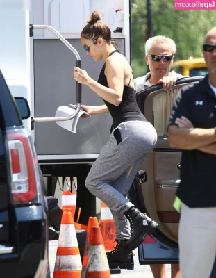 Jennifer Lopez [ jennifer-lopez ] - He squirted on my ass