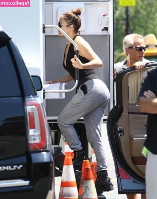 Jennifer Lopez [ jennifer-lopez ] - Observation is cute  Action s hotter