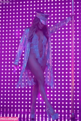 Jennifer Lopez [ jennifer-lopez ] - You love to jerk-off, don’t you? Then this is for you. During a