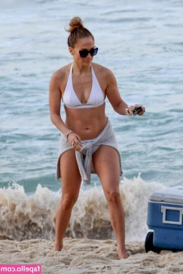 Jennifer Lopez [ jennifer-lopez ] - A pretty face and a bomb personality to match it