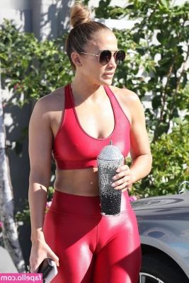 Jennifer Lopez [ jennifer-lopez ] - Hey everyone!😏