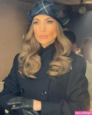Jennifer Lopez [ jennifer-lopez ] - I need a cuddle buddy