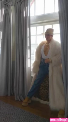 Jennifer Lopez [ jennifer-lopez ] - Come support me on Twitch it s free  Follow my twitch and get free
