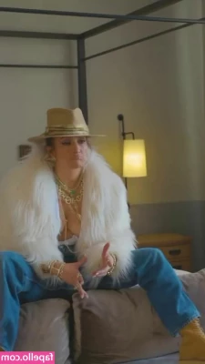 Jennifer Lopez [ jennifer-lopez ] - Make sure you contribute babe