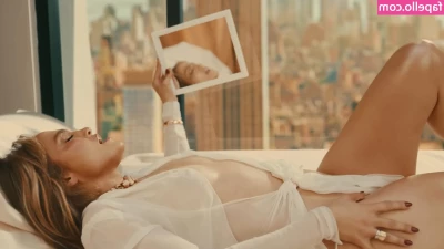Jennifer Lopez [ jennifer-lopez ] - 100 fans! Thanks everyone! I will definitely be back to pumping out