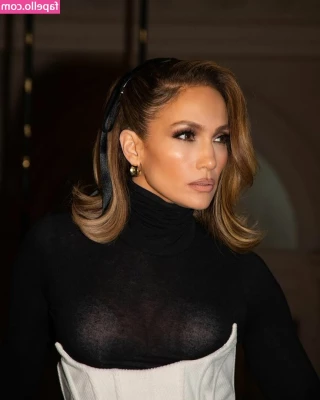 Jennifer Lopez [ jennifer-lopez ] - Rooftop fuck   hopefully the cameras didn t catch us