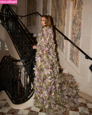 Jennifer Lopez [ jennifer-lopez ] - Probably too clothed for here but I knit slippers sometimes  naked
