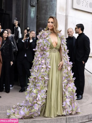 Jennifer Lopez [ jennifer-lopez ] - I think you ll like this angle for my work out