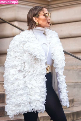 Jennifer Lopez [ jennifer-lopez ] - Like this?