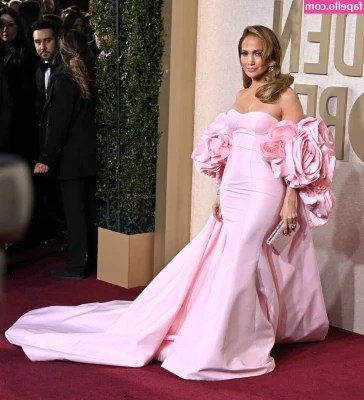 Jennifer Lopez [ jennifer-lopez ] - Mondays suck  Hope this makes it better part 1