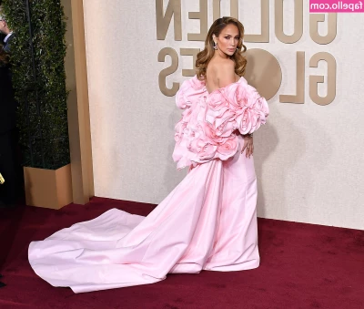 Jennifer Lopez [ jennifer-lopez ] - The dog got in the way