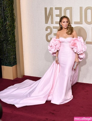 Jennifer Lopez [ jennifer-lopez ] - Stripes