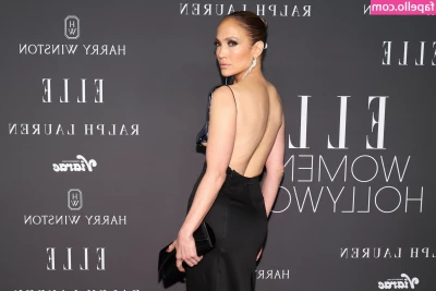 Jennifer Lopez [ jennifer-lopez ] - Lil bit cheeky