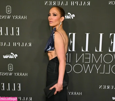Jennifer Lopez [ jennifer-lopez ] - strip tease  take one  editing videos is more difficult than i