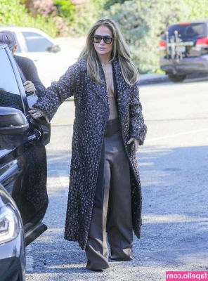 Jennifer Lopez [ jennifer-lopez ] - your breakfast for today - My old leather shoes