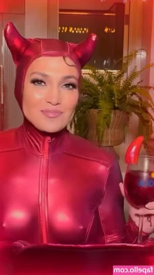 Jennifer Lopez [ jennifer-lopez ] - VIDEO  Sex with squirting and cumshot   Length  5 33 Cost   4 part 1