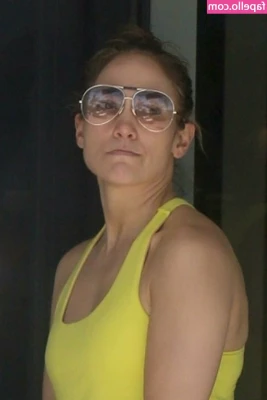 Jennifer Lopez [ jennifer-lopez ] - Para los que les gusten las patas bbys