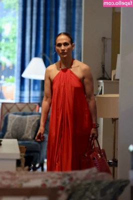 Jennifer Lopez [ jennifer-lopez ] - New Yoga video 🤓😙