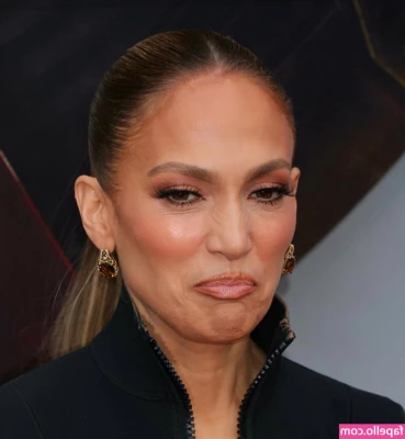 Jennifer Lopez [ jennifer-lopez ] - Catch up with pics  got my backside into the gym again