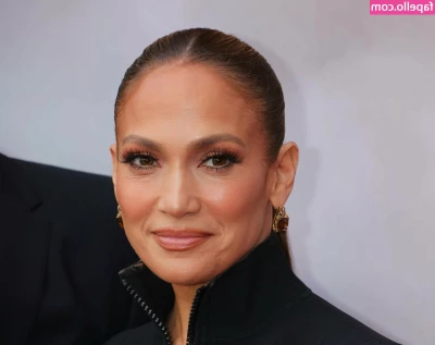 Jennifer Lopez [ jennifer-lopez ] - Unwrap this package for a sexy gift