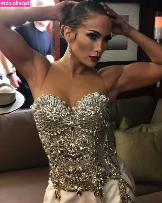 Jennifer Lopez [ jennifer-lopez ] - I have this ass waiting for you to talk to me so I can play with it