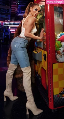 Jennifer Lopez [ jennifer-lopez ] - Just a wolf girl trying to stay cozy during winter