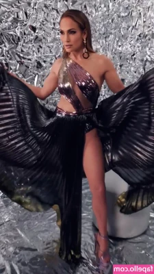 Jennifer Lopez [ jennifer-lopez ] - You Gonna Kiss Me At Midnight