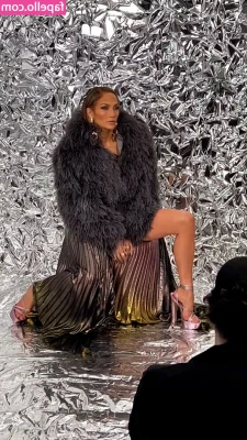 Jennifer Lopez [ jennifer-lopez ] - I love being filled up by life (his cock represents