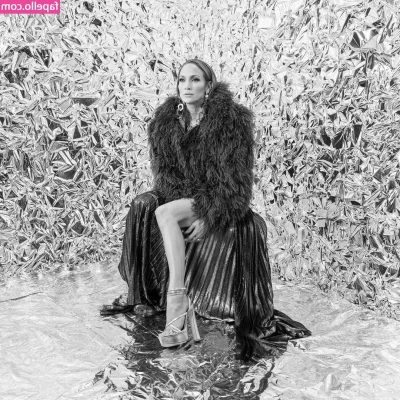 Jennifer Lopez [ jennifer-lopez ] - What would you rather have with my feet