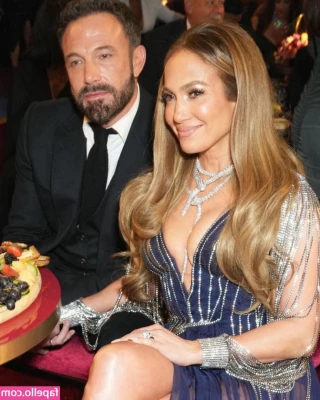 Jennifer Lopez [ jennifer-lopez ] - Increible la cantidad de moco que soltó este curioso, me dejó la