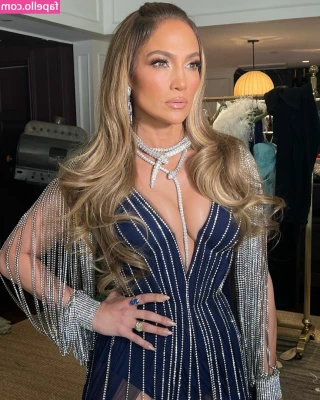 Jennifer Lopez [ jennifer-lopez ] - landed in greece!!! ill try film some content.. what do u guys wanna
