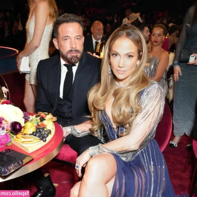 Jennifer Lopez [ jennifer-lopez ] - is it n😩