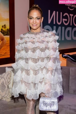 Jennifer Lopez [ jennifer-lopez ] - Are you naughty or nice