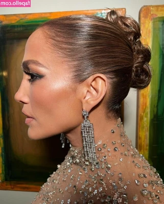 Jennifer Lopez [ jennifer-lopez ] - When you feel tired  make sure there is a set of comfy cushions near