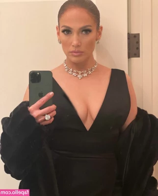 Jennifer Lopez [ jennifer-lopez ] - The neighbor girl has a problem you can help with.