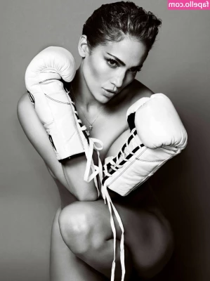 Jennifer Lopez [ jennifer-lopez ] - Suck these juicy titties while you play w this pretty pussy baby