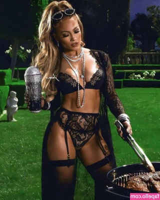 Jennifer Lopez [ jennifer-lopez ] - Ich bin jetzt wieder online für Dich  Magst du mir schreiben     b