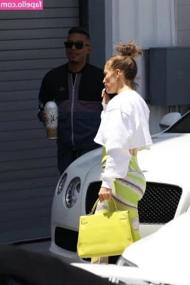 Jennifer Lopez [ jennifer-lopez ] - Sniff and  end