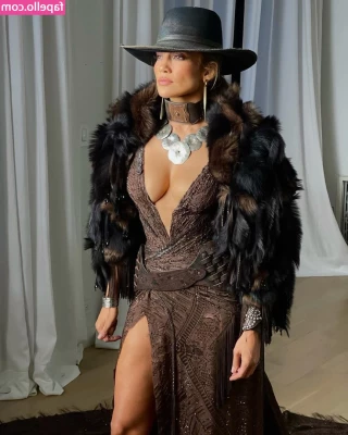 Jennifer Lopez [ jennifer-lopez ] - One more time: highest tip tonight gets this video and free pics!