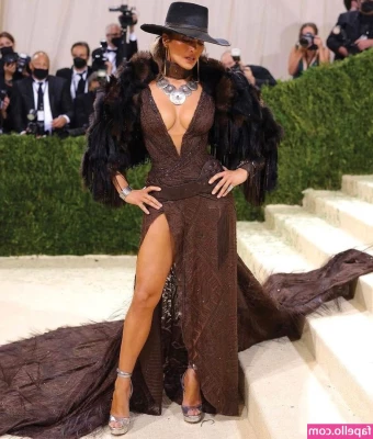 Jennifer Lopez [ jennifer-lopez ] - Just some more booty shaking